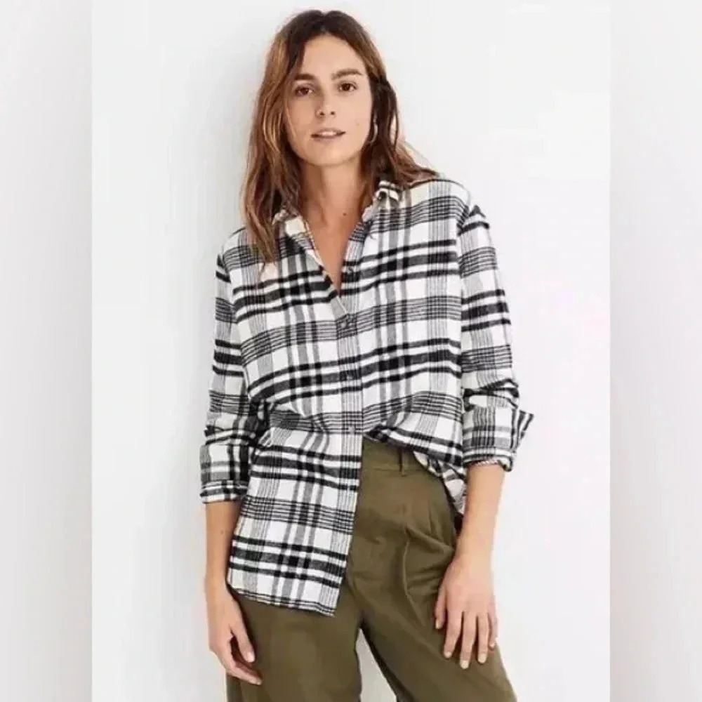 J Crew The Perfect Shirt - Button Down Long Sleeve Top Navy Blue Plaid sz small‎